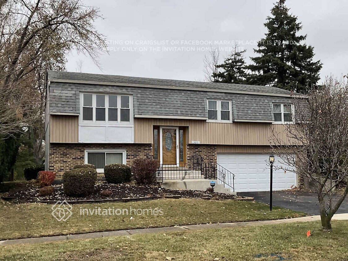 Primary Photo - 13601 Cherry Ln