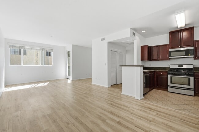 Building Photo - 13941 Sherman Way