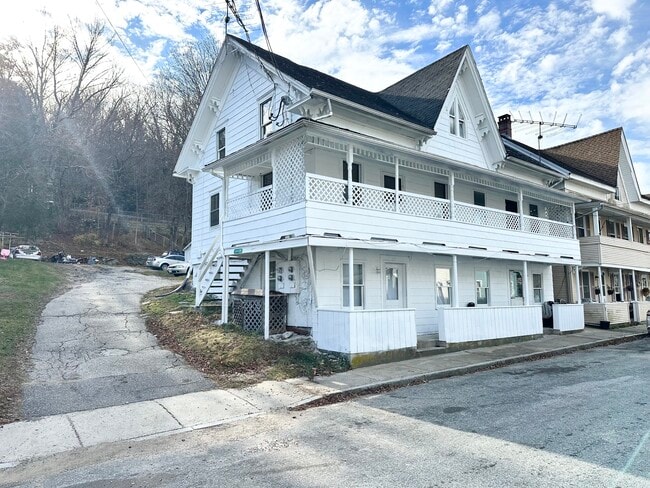 Building Photo - 123 High St