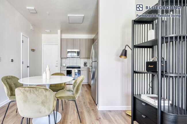 Building Photo - 3001 Esperanza Crossing
