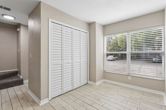 Building Photo - 477 Green Spring Cir