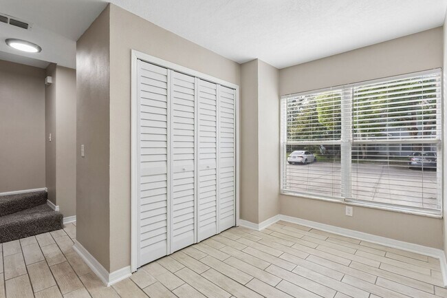 Foto del edificio - 477 Green Spring Cir