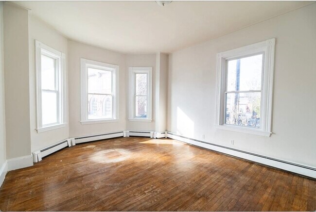 Building Photo - 4a Sherman St