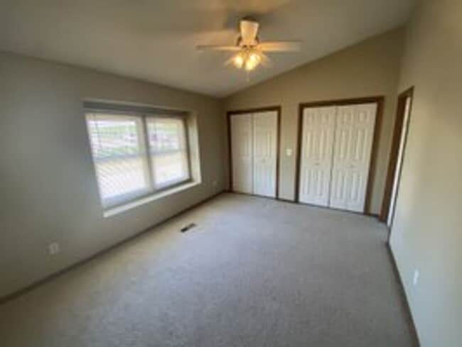 Building Photo - 3 Bedroom Duplex