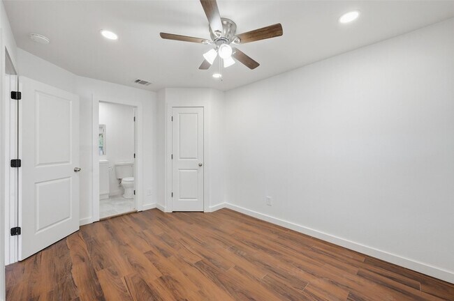 Foto del edificio - 8708 Ronnie St