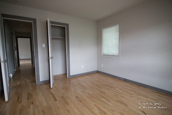 Building Photo - 221 S 12th Ave