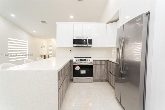 Foto del edificio - 1328 Plumosa Way