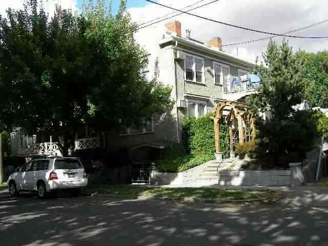 Vista a la calle - Brae Burn Apartments