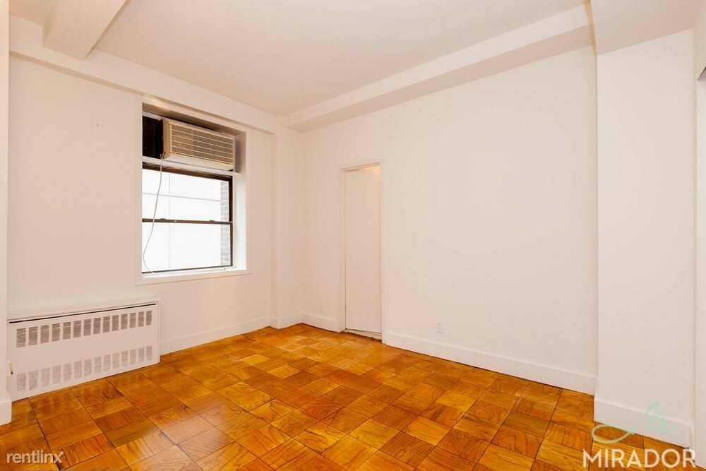 Building Photo - 132 E 45th St