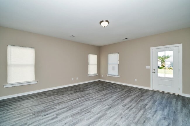 Foto del edificio - 5533 Blue Jay Cir