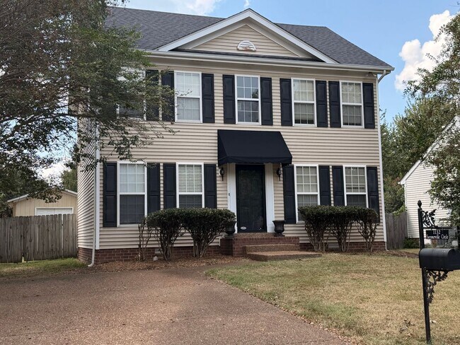 Building Photo - 1132 Summerville Cir