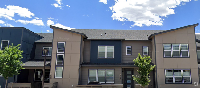 Building Photo - 1833 Spring Water Pt