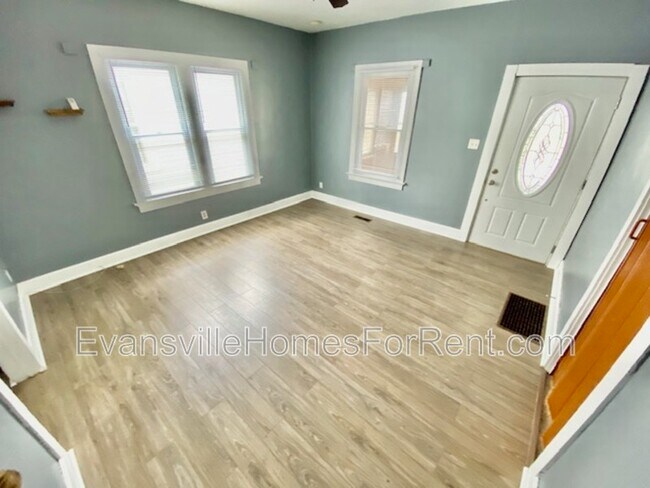 Foto del edificio - 809 E Iowa St