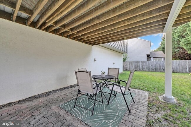 Foto del edificio - 350 Long Meadow Way