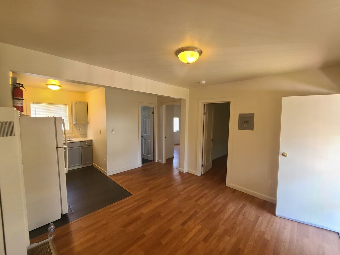 1347 89th Ave Unit 03, Oakland, CA 94621 - Room for Rent in Oakland, CA ...