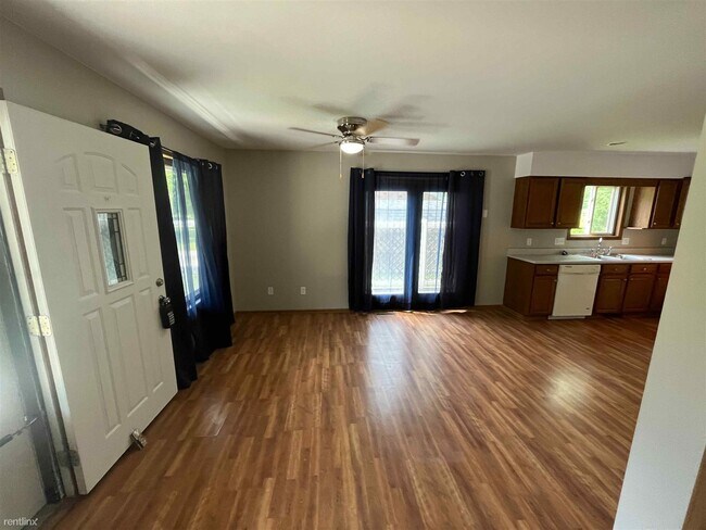 Foto del edificio - 5 br, 3 bath House - 6938-6940 Shattuck Rd...