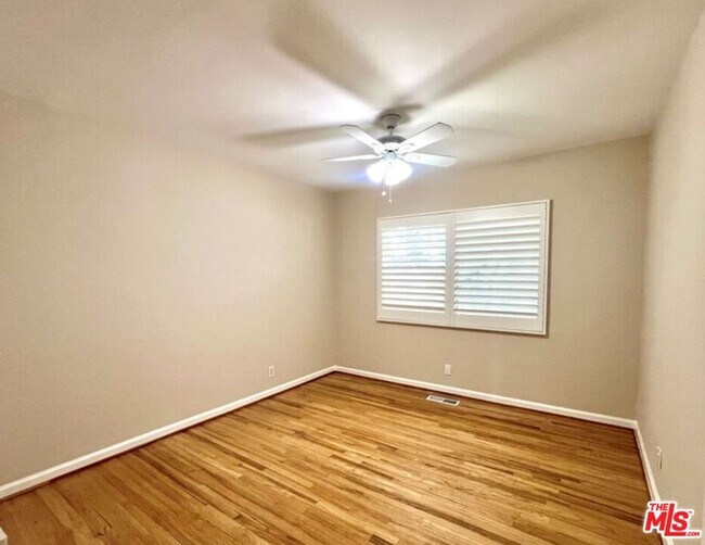 Foto del edificio - 3317 Burritt Way