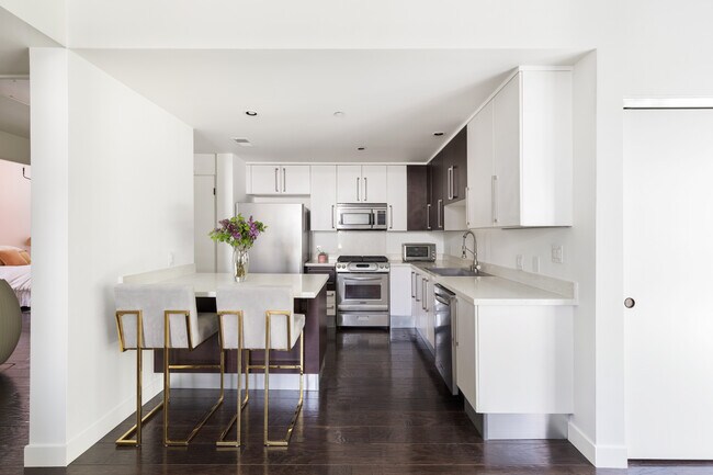 Foto del edificio - 1050 N Gardner St