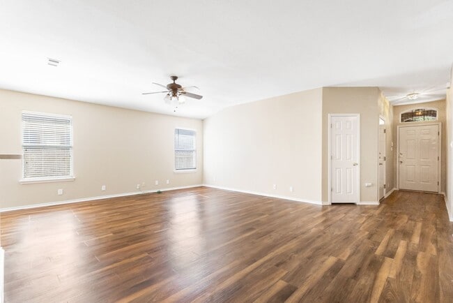 Foto del edificio - Well-Maintained 3-Bedroom Home – Ideal for...