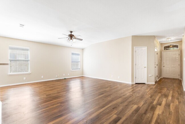 Foto del edificio - Well-Maintained 3-Bedroom Home – Ideal for Students & Professionals!