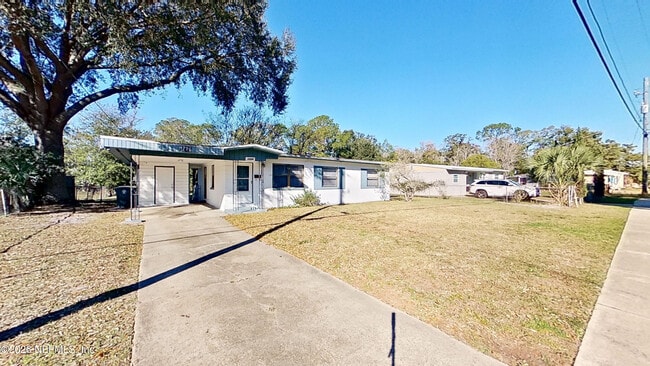 Building Photo - 1728 Lawson Rd