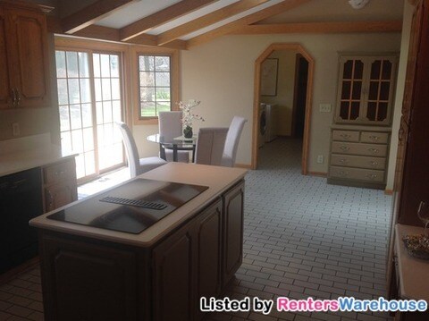 Fotografía del edificio - 7956 N Fairchild Rd