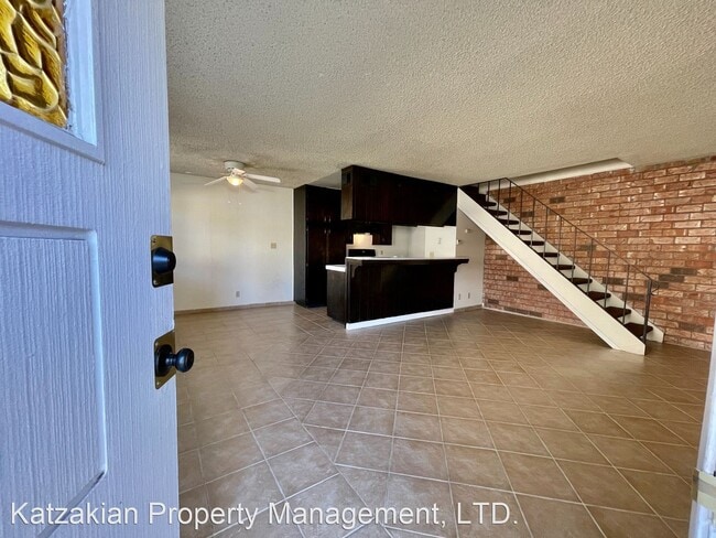 Building Photo - 2 br, 1 bath House - 2928 Peachtree Dr. #2