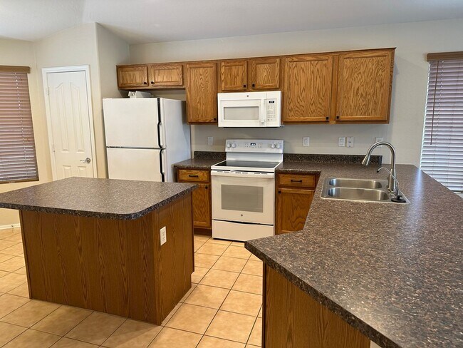 Building Photo - Great 3 bedroom 2 bath home -- COMING SOON