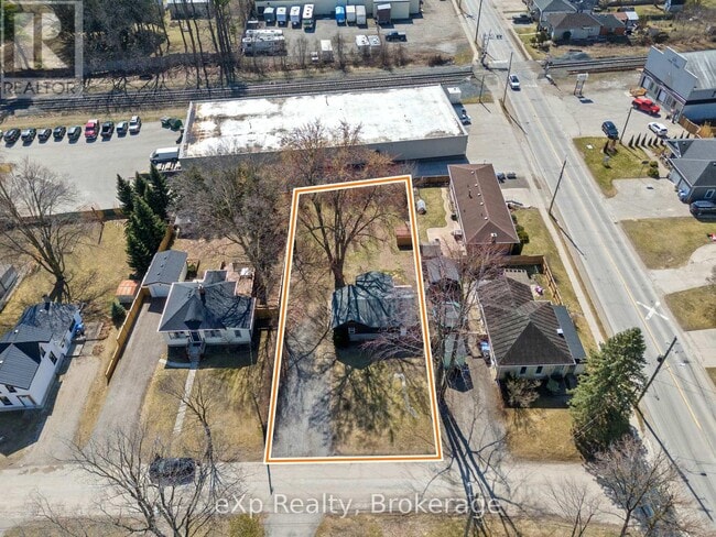 Building Photo - 236 Sydenham St
