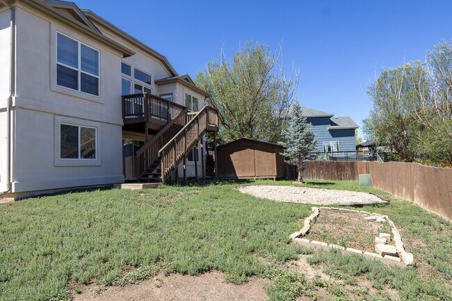 Building Photo - 8179 Meadowcrest Dr
