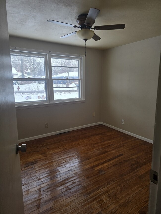 Foto del edificio - 1102 E Timber Dr