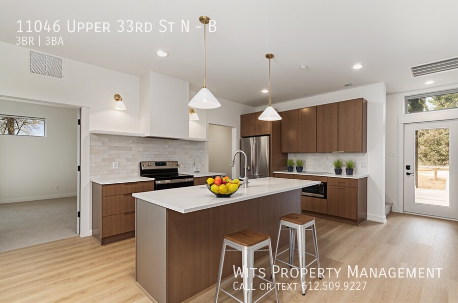 Foto principal - 11046 Upper 33rd St N