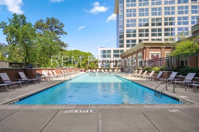 Building Photo - 1820 Peachtree Rd NW