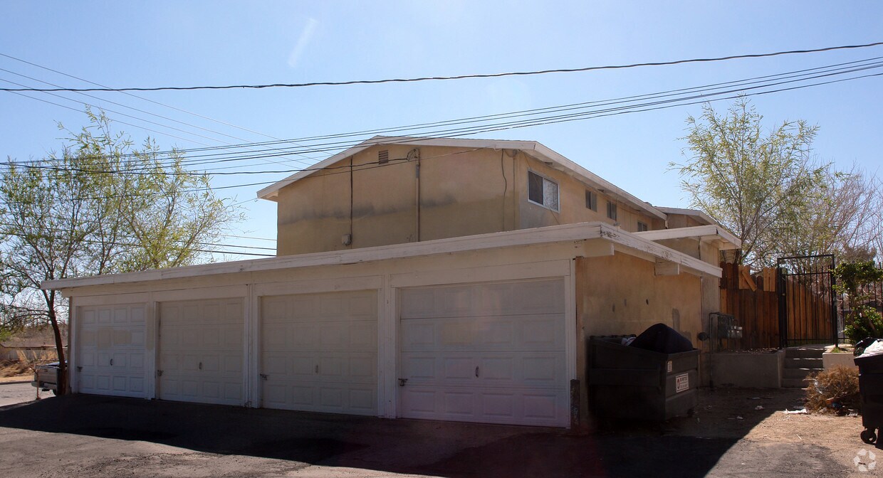 Building Photo - 16486 Lariat Rd