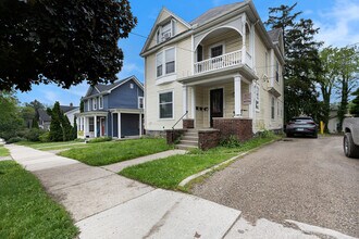 Building Photo - 528 S 5th Ave
