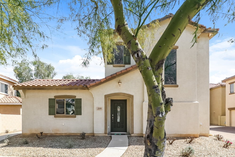 Primary Photo - 2519 N 148th Dr