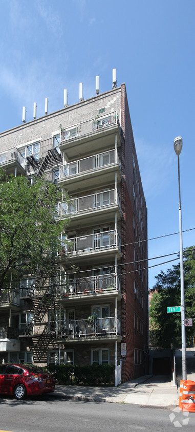 Building Photo - 39-06 114th St