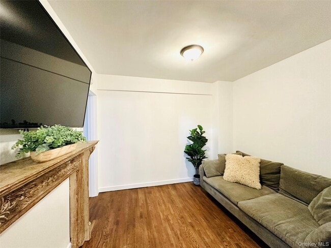 Foto del edificio - 52-25 39th Rd