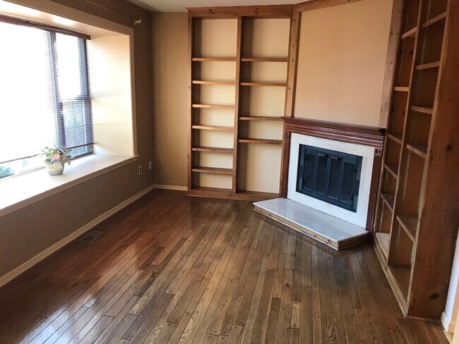 Building Photo - 2 Liberte Ln