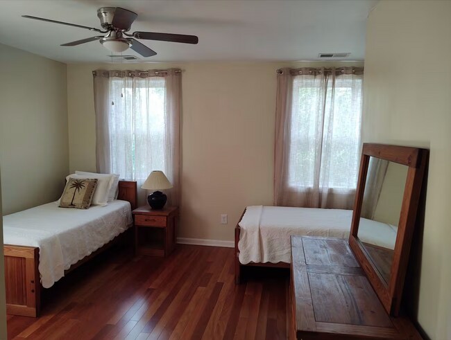 Foto del edificio - 4219 Foote St NE