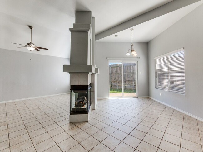 Foto del edificio - 1305 Greenbriar Ln