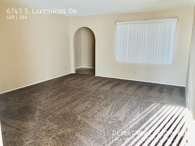 Building Photo - 6743 S Lakeshore Dr