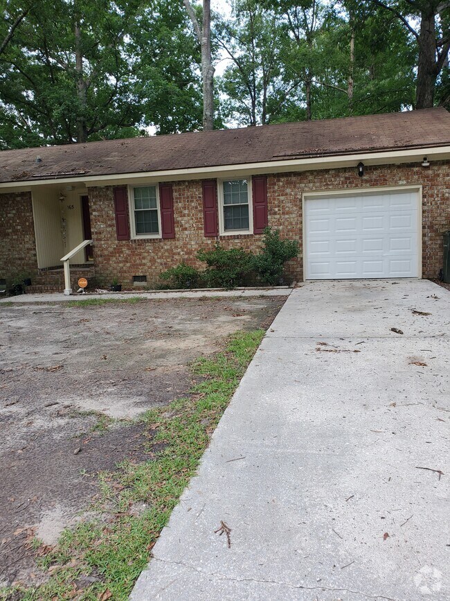 Briarwood Apartments for Rent with Extra Storage Summerville, SC 1