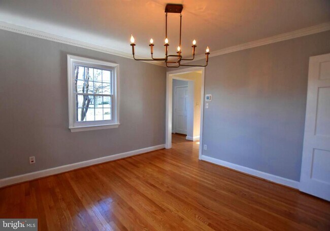 Foto del edificio - 10118 Cedar Ln