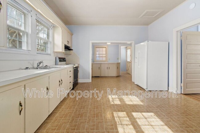 Building Photo - 415 Ross Ave