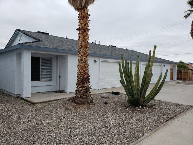 Building Photo - 819 Gemstone Ave