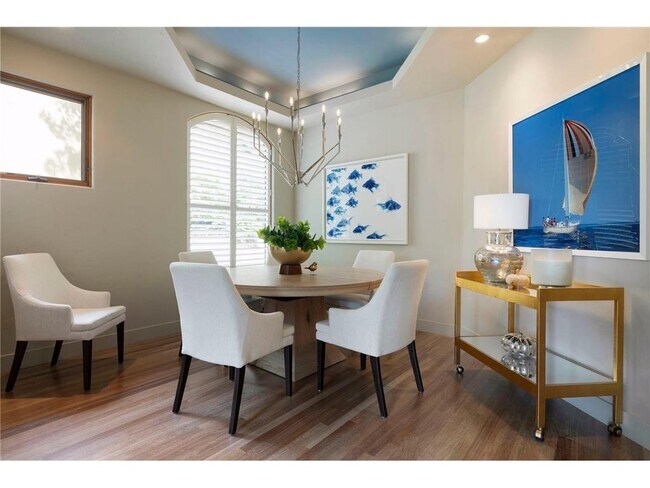 Foto del edificio - 745 Rice St E