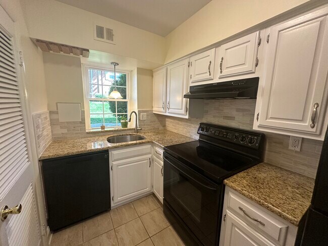 Kitchen - 822 South Ave