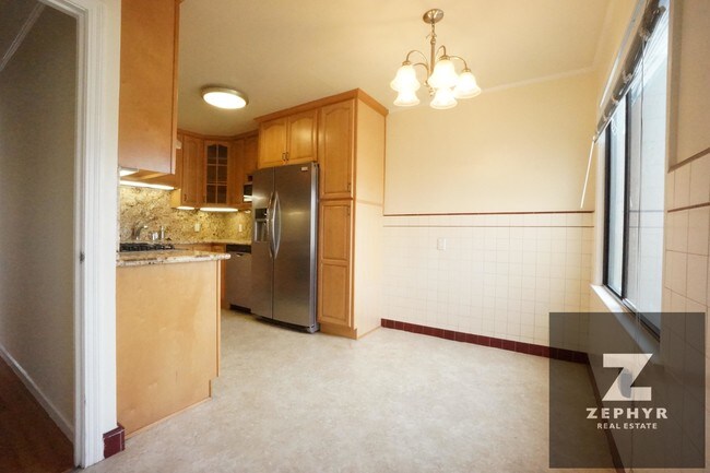 Building Photo - 314 Sweeny St