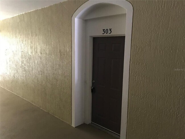 Foto del edificio - 588 Brantley Terrace
